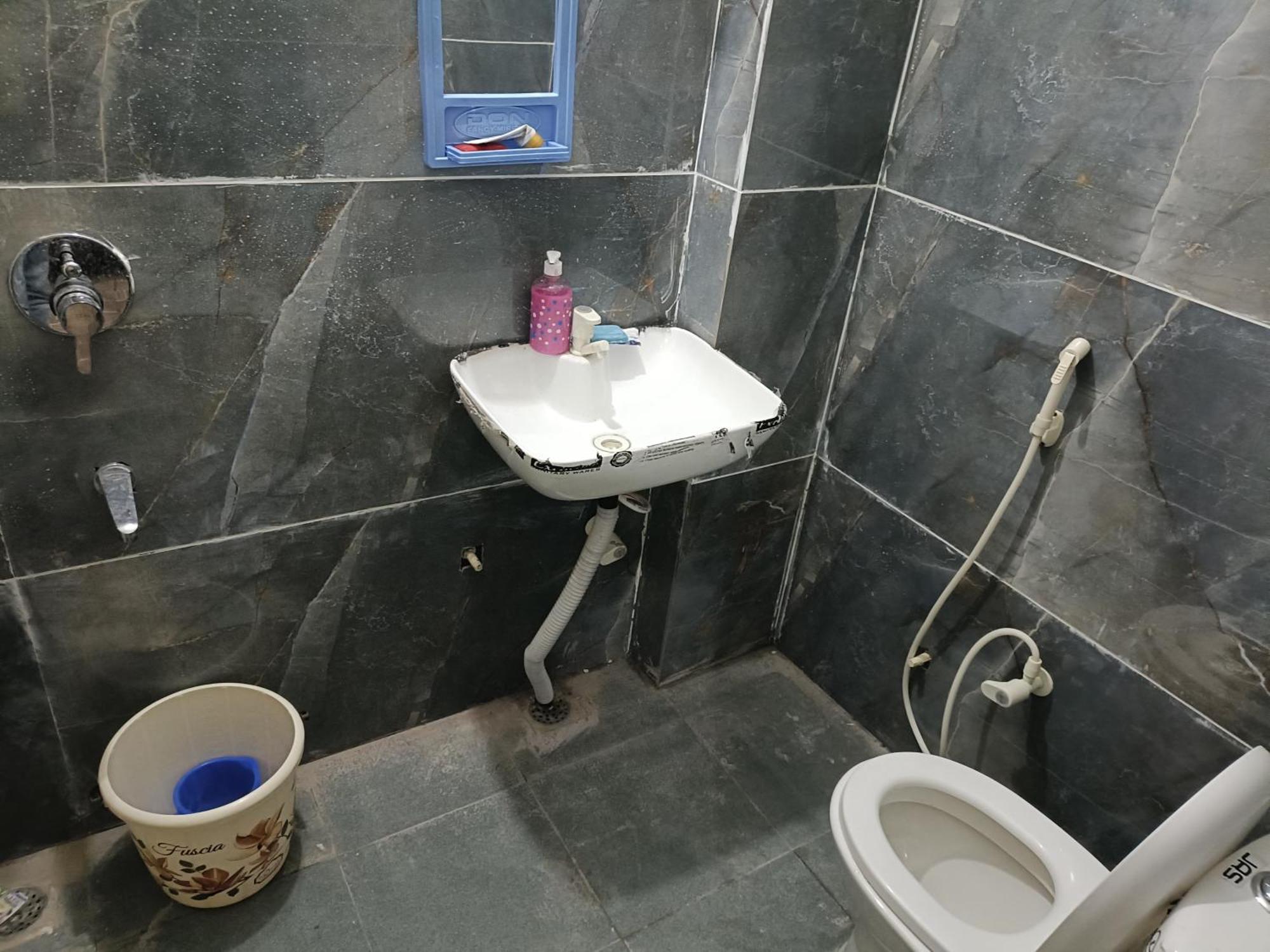 Radharani Athithi Seva Sadan Guest house *